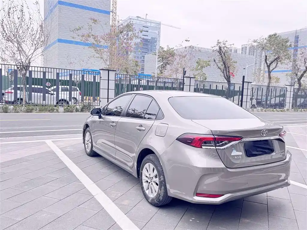 Toyota Corolla 2020 — фото 25