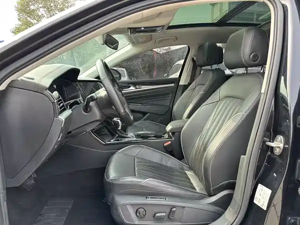 Volkswagen Passat 2023