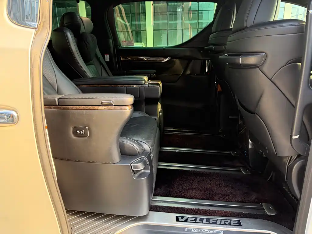 Toyota Vellfire 2019 — фото 8