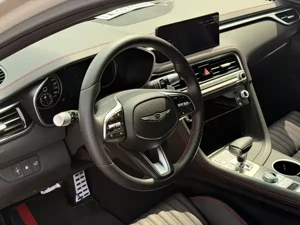 Genesis G70 2025