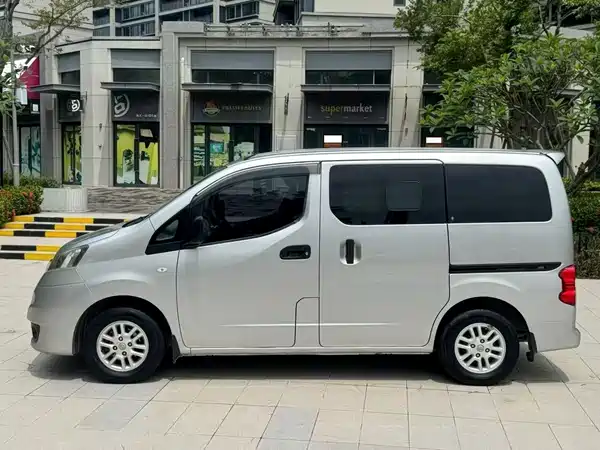 Nissan NV200 2014