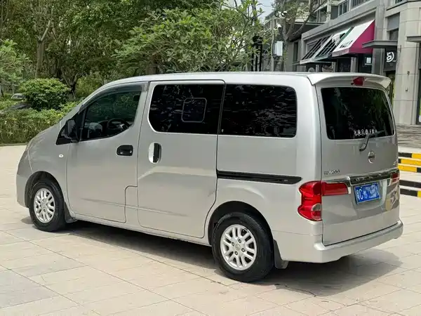 Nissan NV200 2014