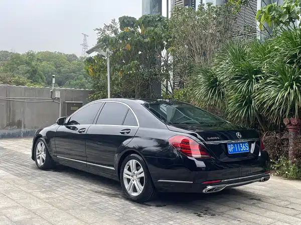 Mercedes-Benz S-Class 2009