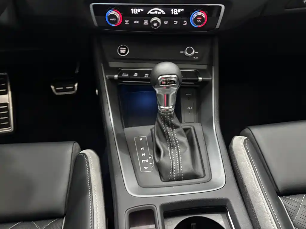 Audi Q3 2025 — фото 18