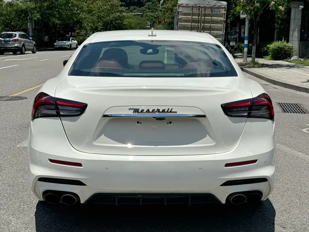 Maserati Ghibli 2020 — фото 17