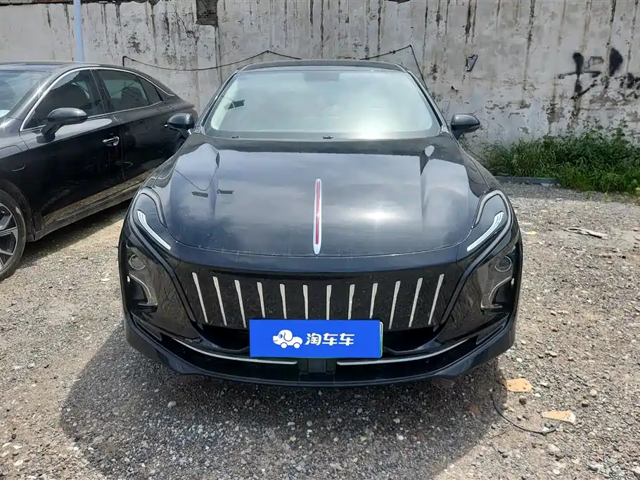 Hongqi E-QM5 2023