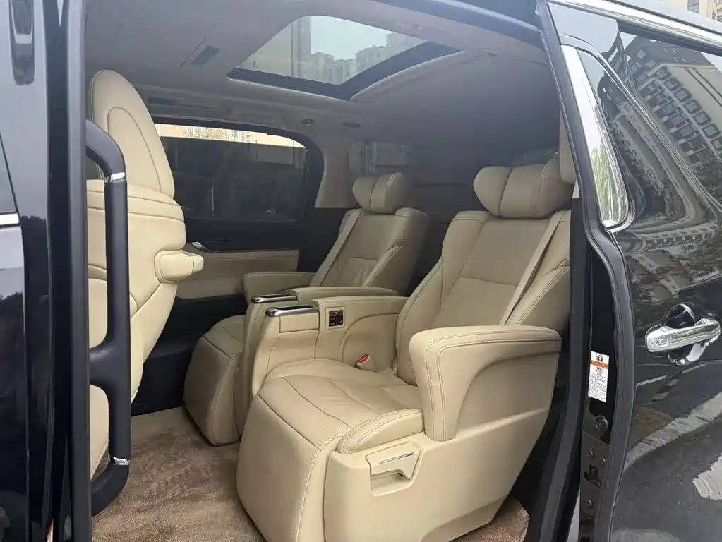 Toyota Alphard 2018 — фото 7