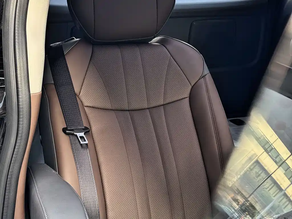 Toyota Sienna — фото 18