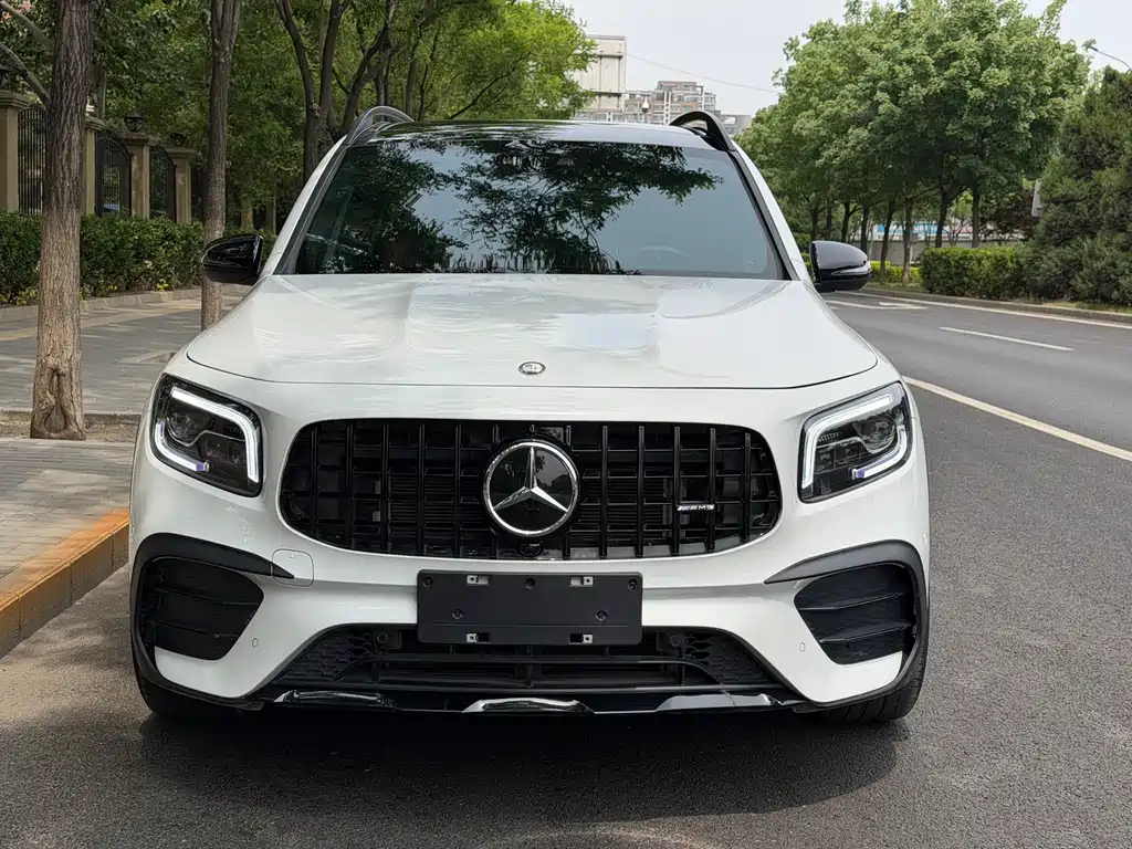 Mercedes-Benz GLB AMG 2023 — фото 2