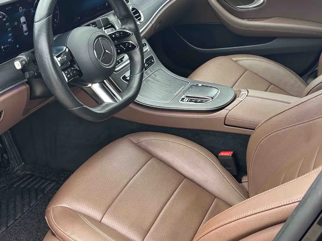 Mercedes-Benz E-Class 2022 — фото 6