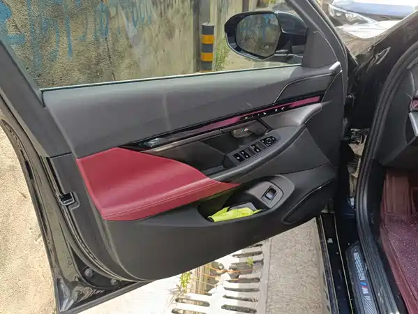 BMW i5 2025