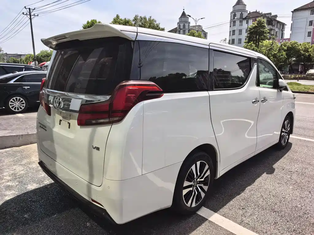 Toyota Alphard 2018 — фото 6