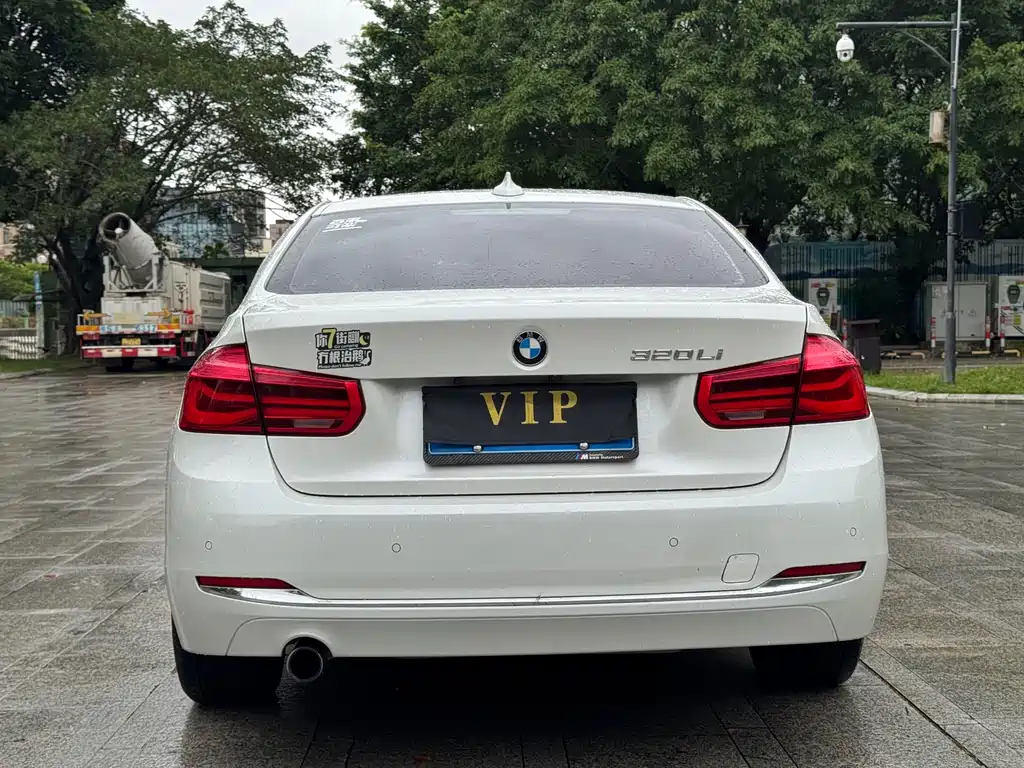 BMW 3 Series 2016 — фото 18