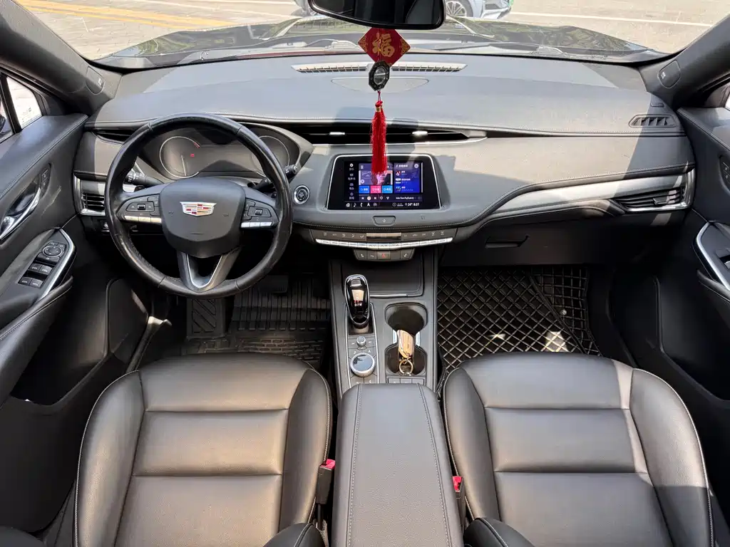 Cadillac XT4 2020 — фото 9