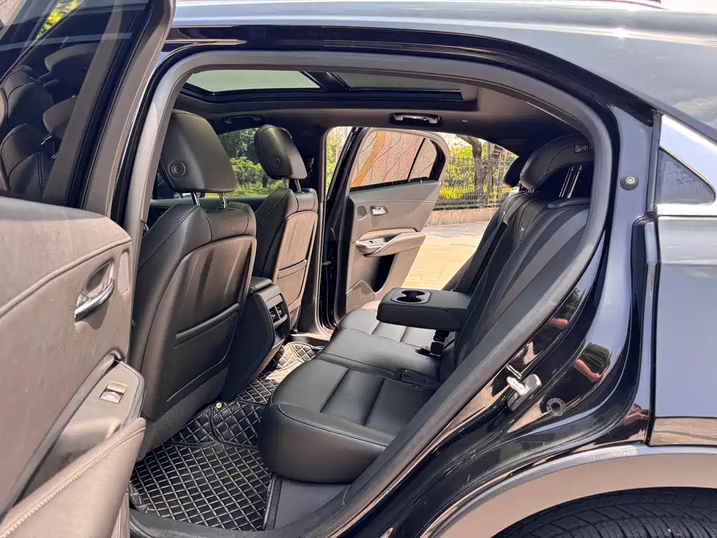 Cadillac XT4 2020 — фото 11