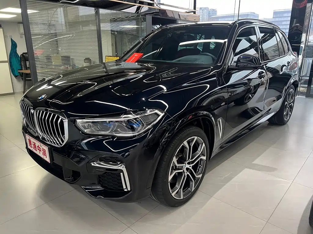 BMW X5 2022 — фото 1