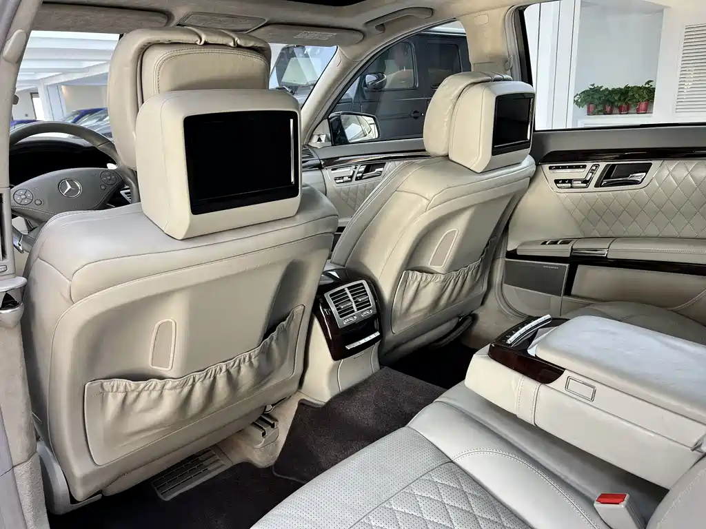 Mercedes-Benz S-Class AMG 2011 — фото 7