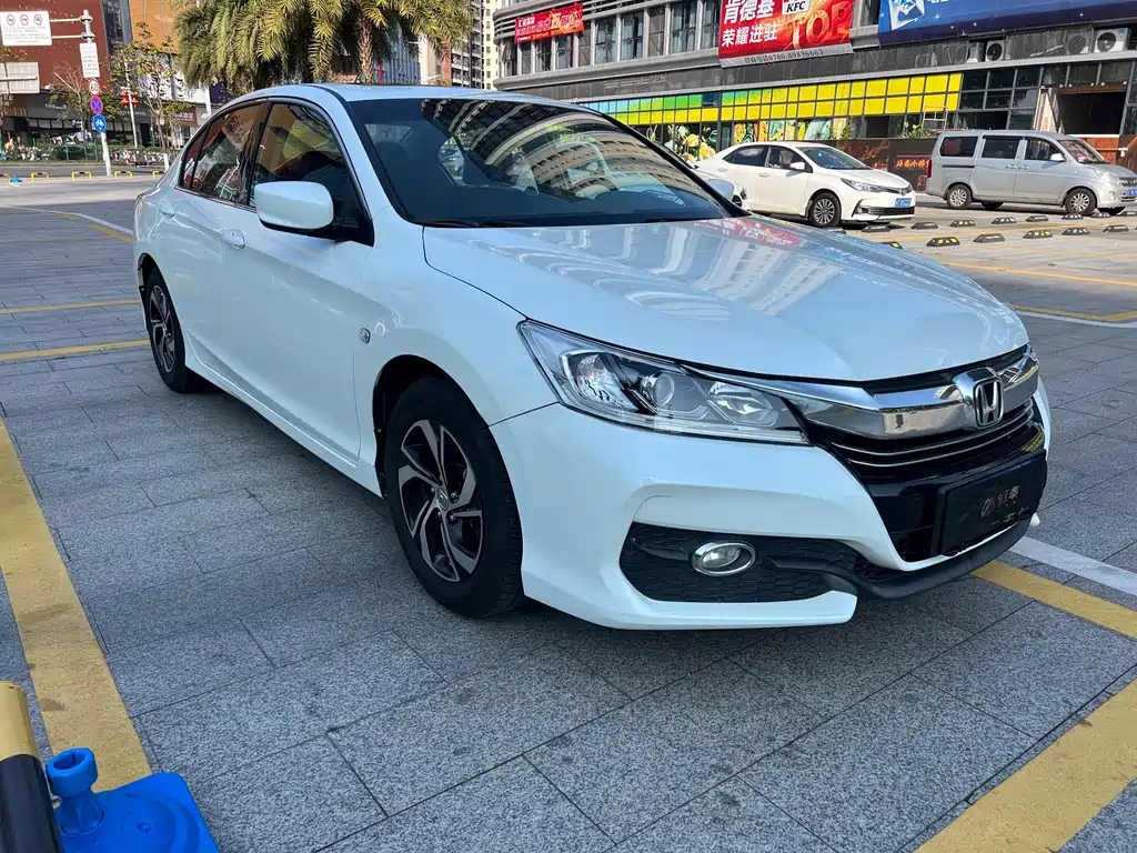 Honda Accord 2017 — фото 3