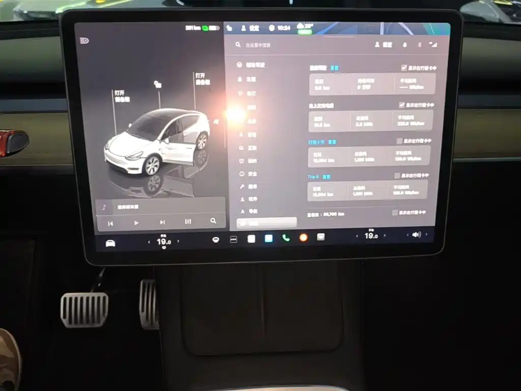 Tesla Model Y 2023 — фото 13