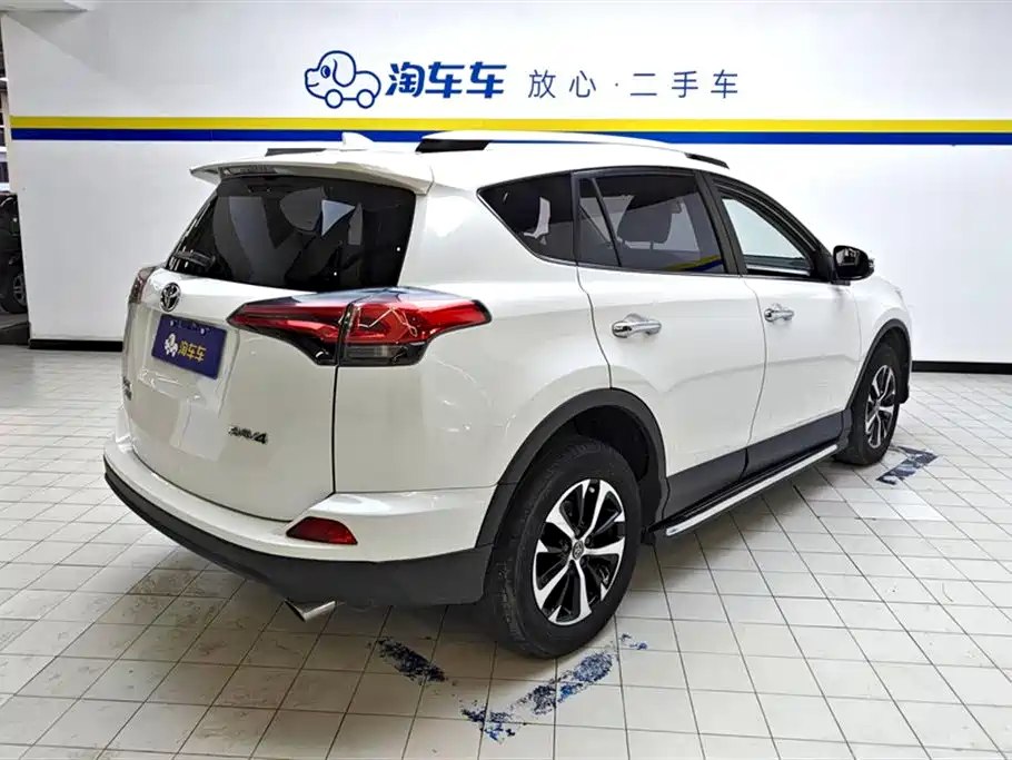 Toyota RAV4 2016 — фото 3