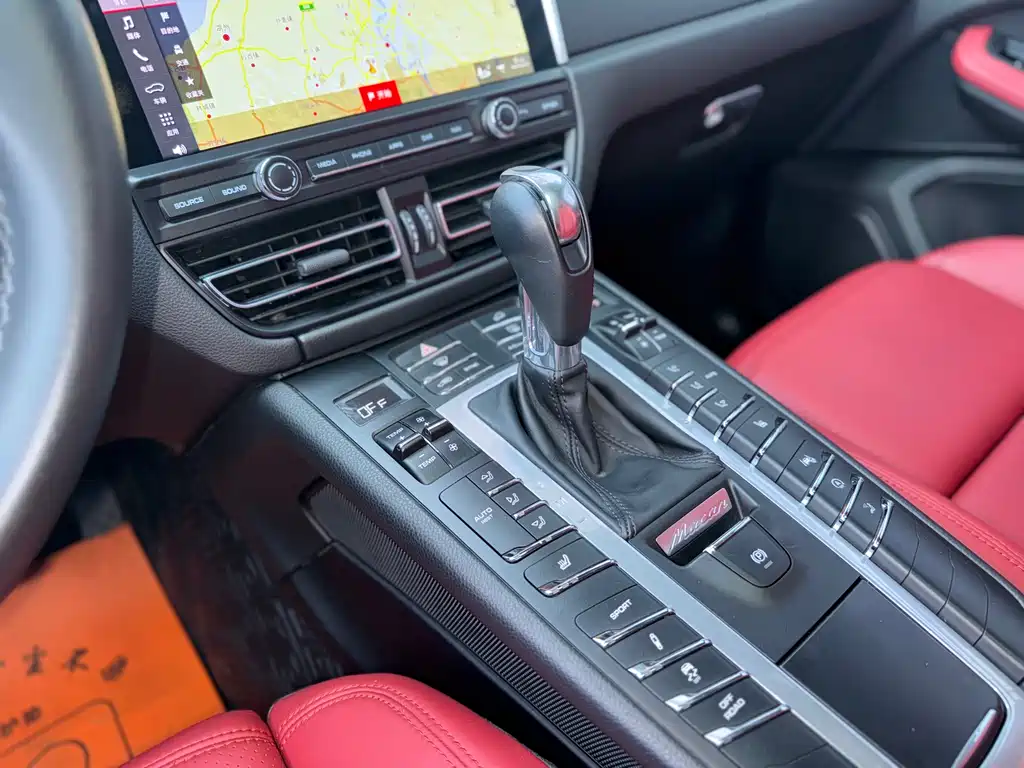 Porsche Macan 2021 — фото 10