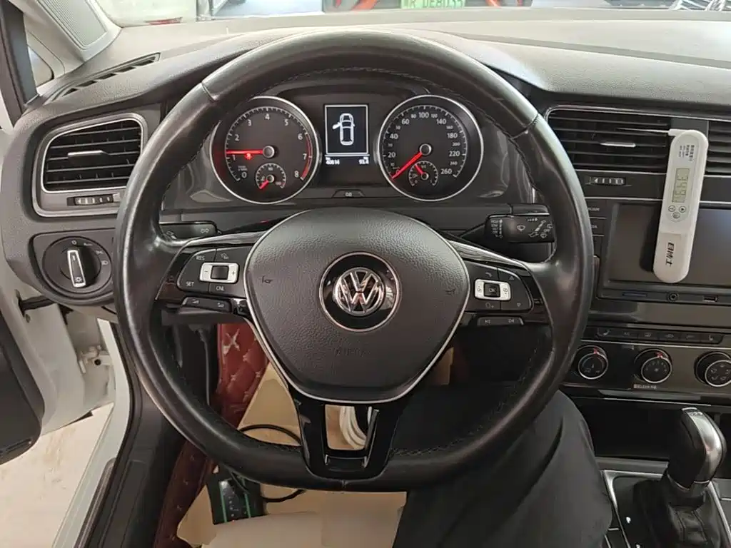 Volkswagen Golf 2017 — фото 11