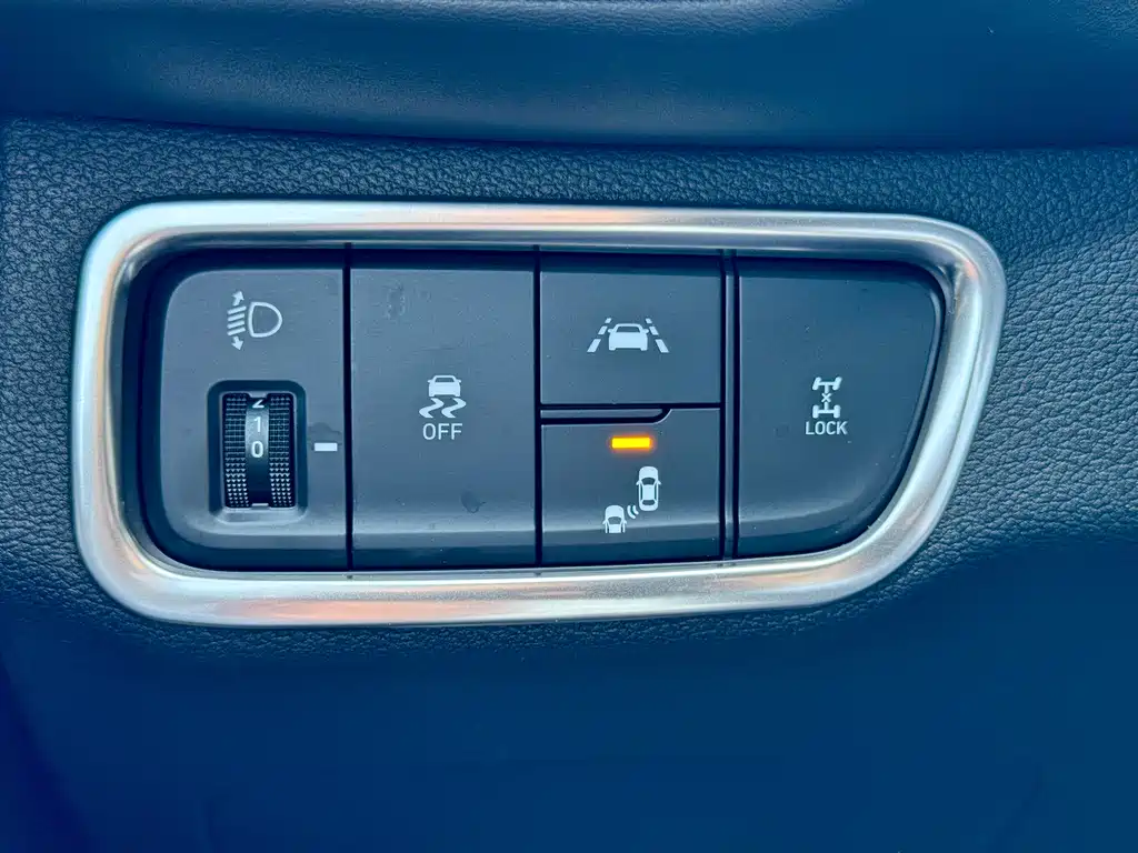 Hyundai Santa Fe 2022 — фото 8