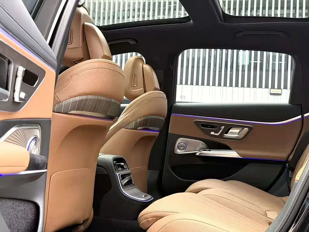 Mercedes-Benz E-Class 2025 — фото 6