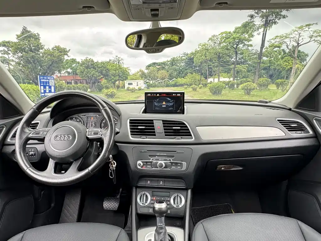 Audi Q3 2015 — фото 20