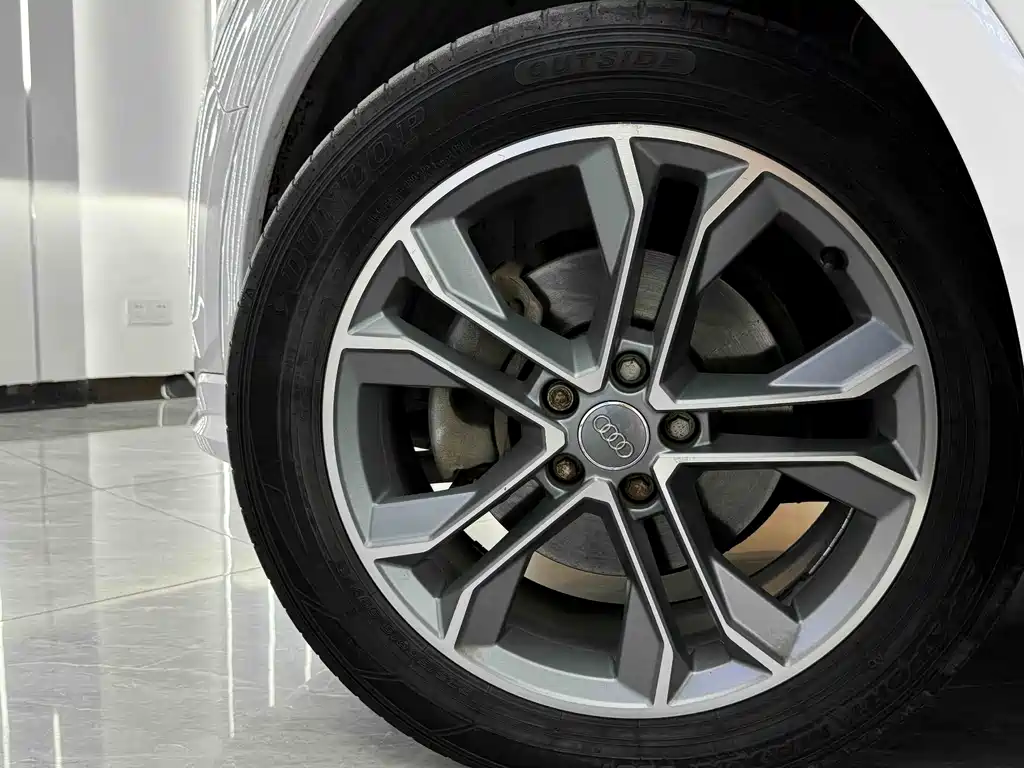 Audi Q3 2020 — фото 12