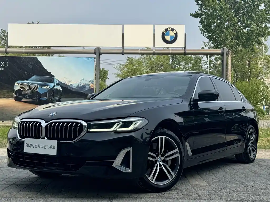 BMW 5 Series 2023 — фото 10