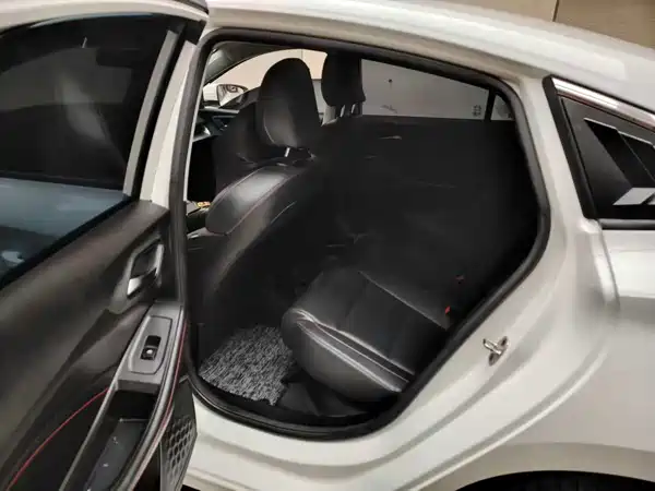 MG MG5 2022