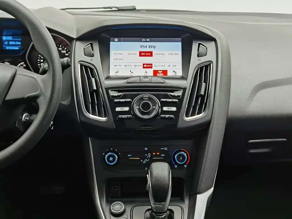 Ford Focus 2017 — фото 12