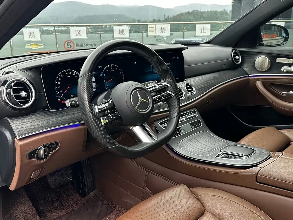 Mercedes-Benz E-Class 2022 — фото 4
