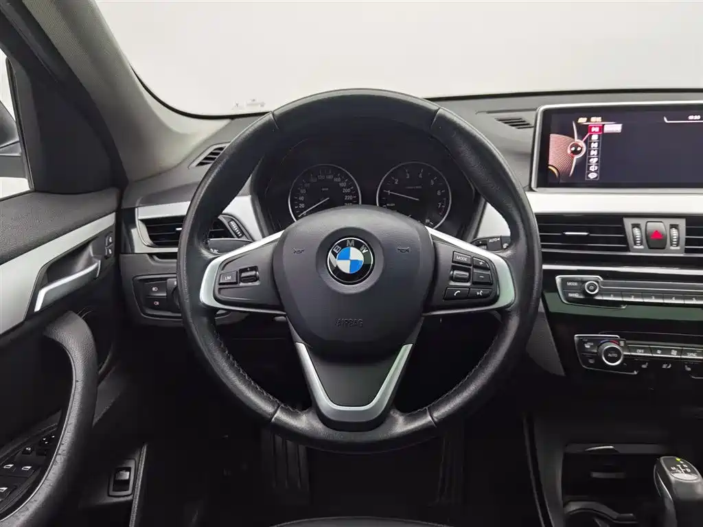 BMW X1 2017 — фото 11