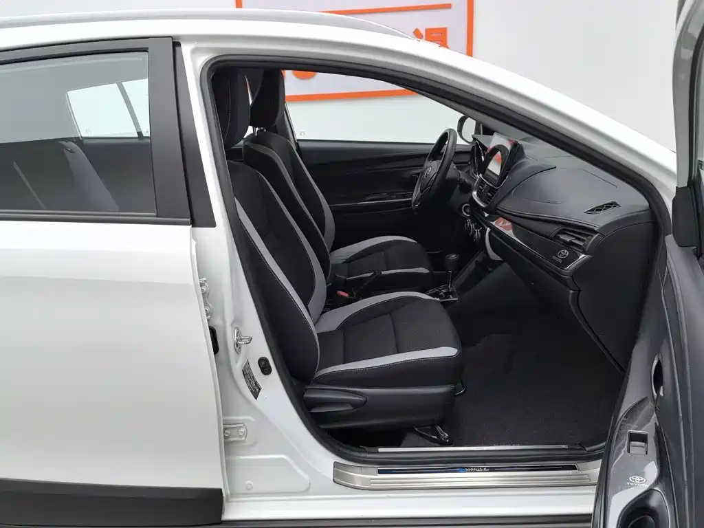 Toyota Yaris L 2021 — фото 23