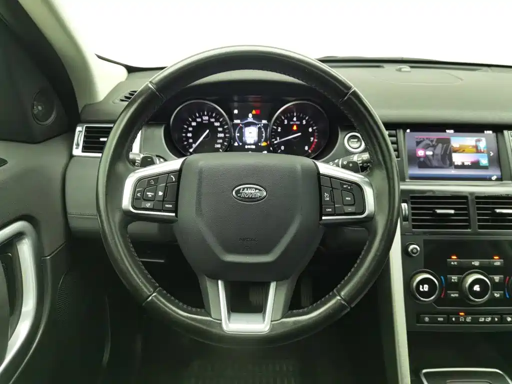 Land Rover Discovery Sport 2018 — фото 11