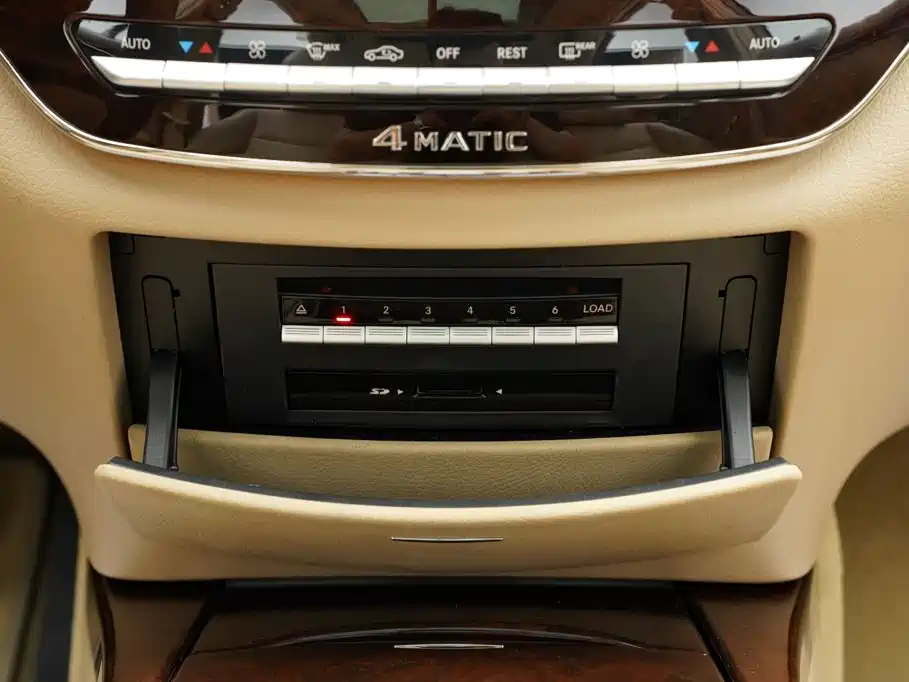 Mercedes-Benz S-Class 2010 — фото 19