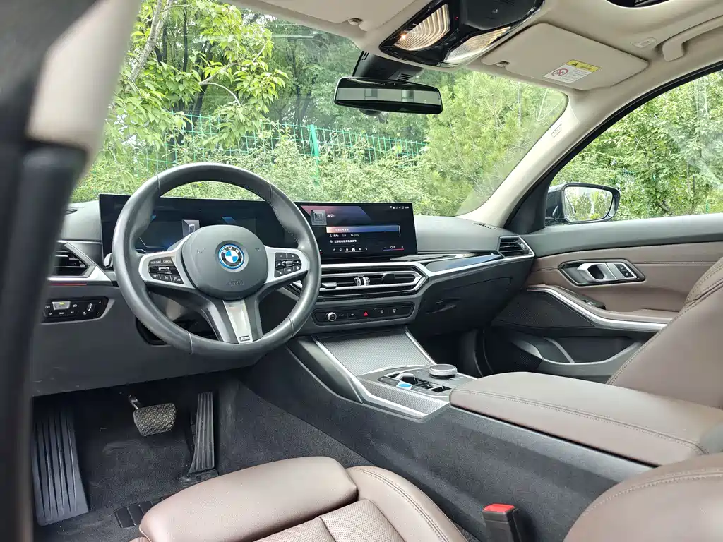 BMW i3 2024 — фото 12