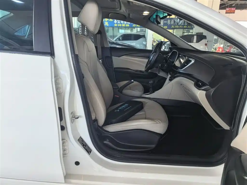 Buick Excelle 2019 — фото 25