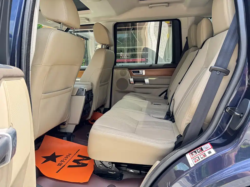 Land Rover Discovery 2014 — фото 14