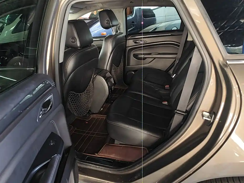 Cadillac SRX 2016 — фото 17