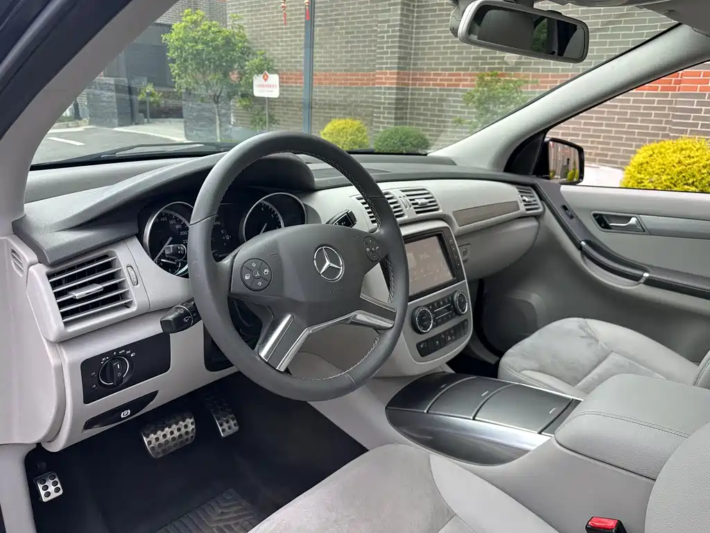 Mercedes-Benz R-Class 2016 — фото 13