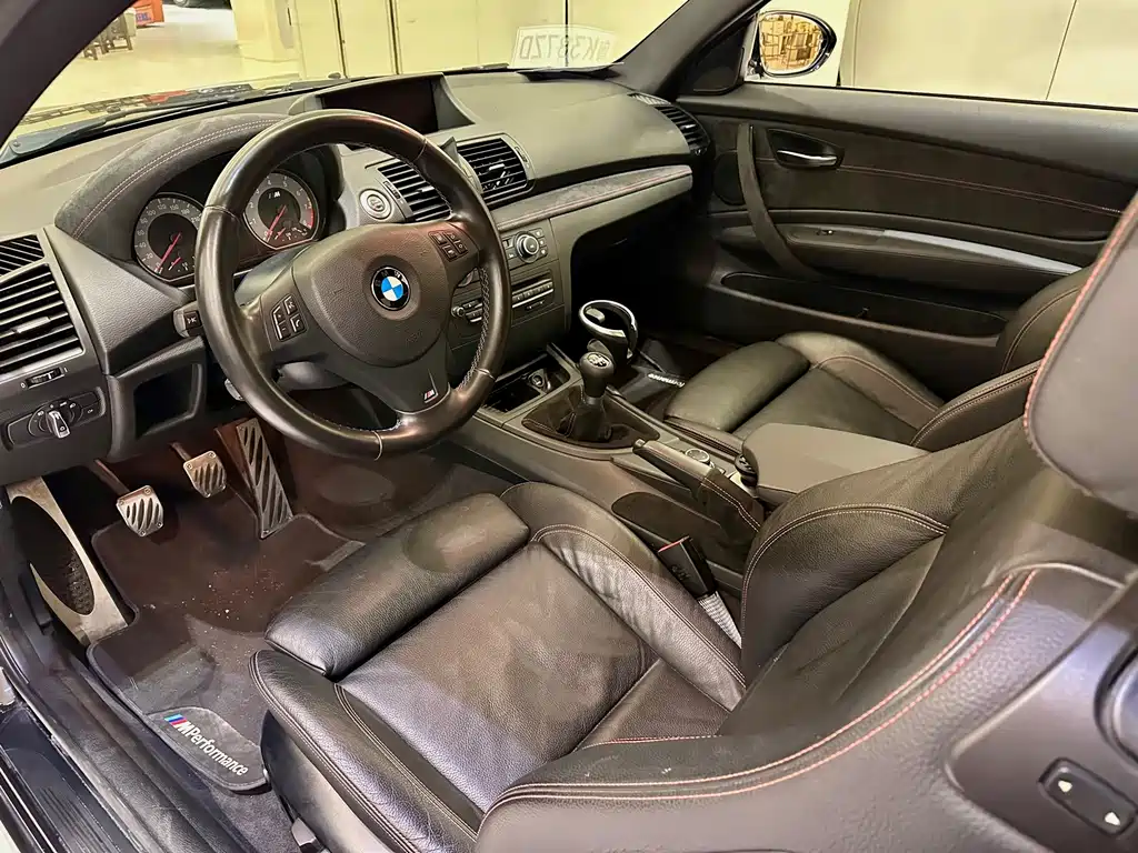 BMW 1 Series M 2012 — фото 15