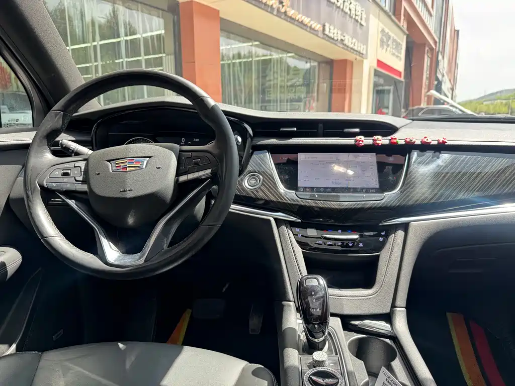 Cadillac XT6 2022 — фото 11