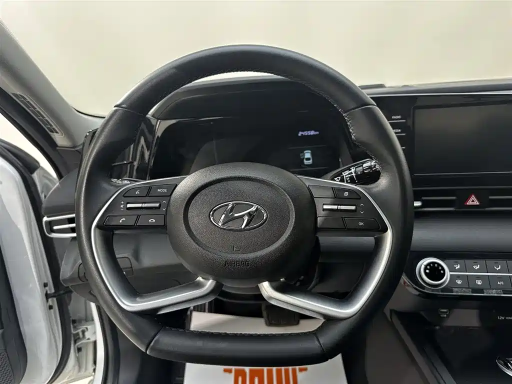 Hyundai Elantra 2023 — фото 29