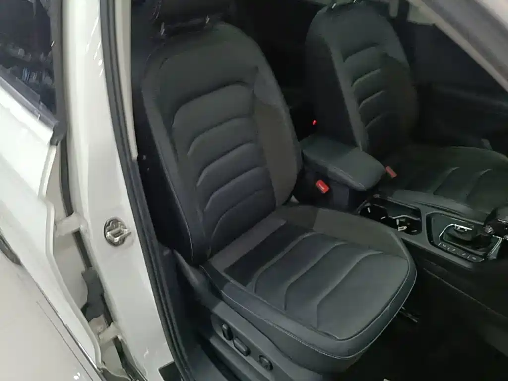 Volkswagen Tiguan L 2020 — фото 25