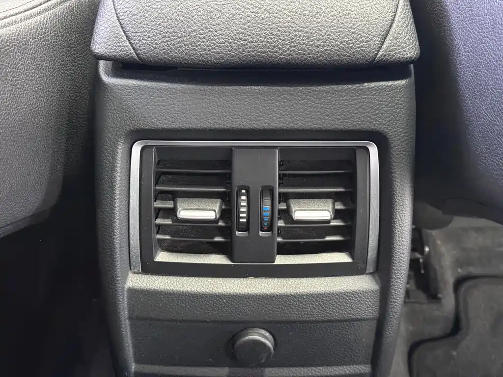 BMW 3 Series 2017 — фото 17