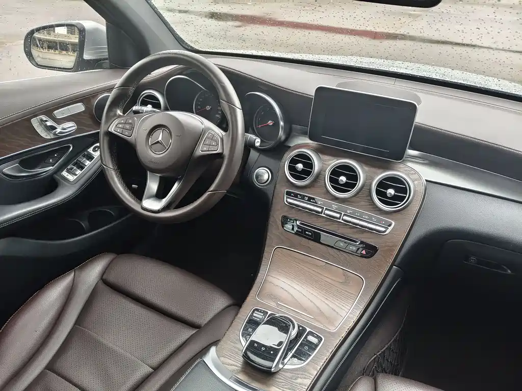 Mercedes-Benz GLC 2016 — фото 13