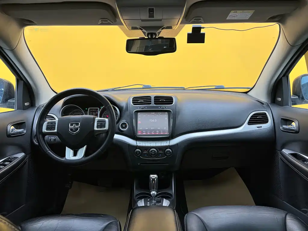 Dodge Journey 2015 — фото 11